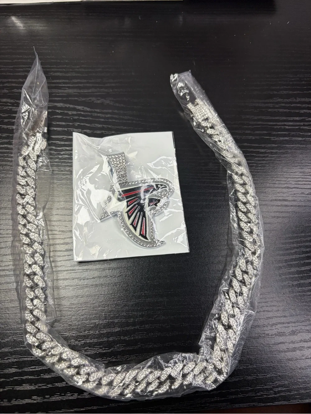 New! Silver Tone Cuban Link Chain Necklace with Atlanta Falcons Pendant